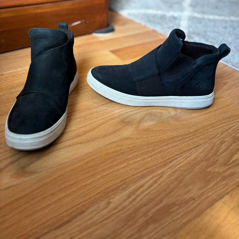 Timberland women’s black suede chukka boot sz 8.5